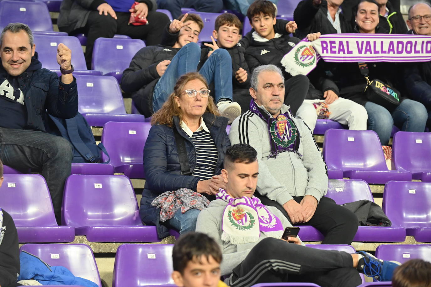 Búscate en la grada del estadio José Zorrilla (3/4)