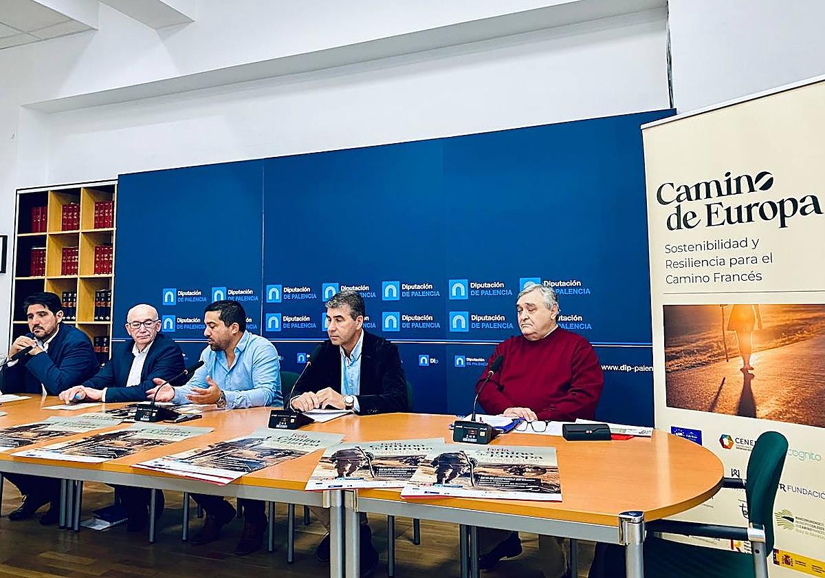 El diputado de Turismo, Fran Pérez, y representantes del Ayuntamiento de Carrión, presentan la feria, este viernes en la Diputación.