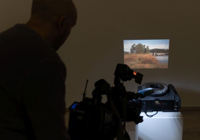 Diapositiva de una gravera en una sala de la exposición.