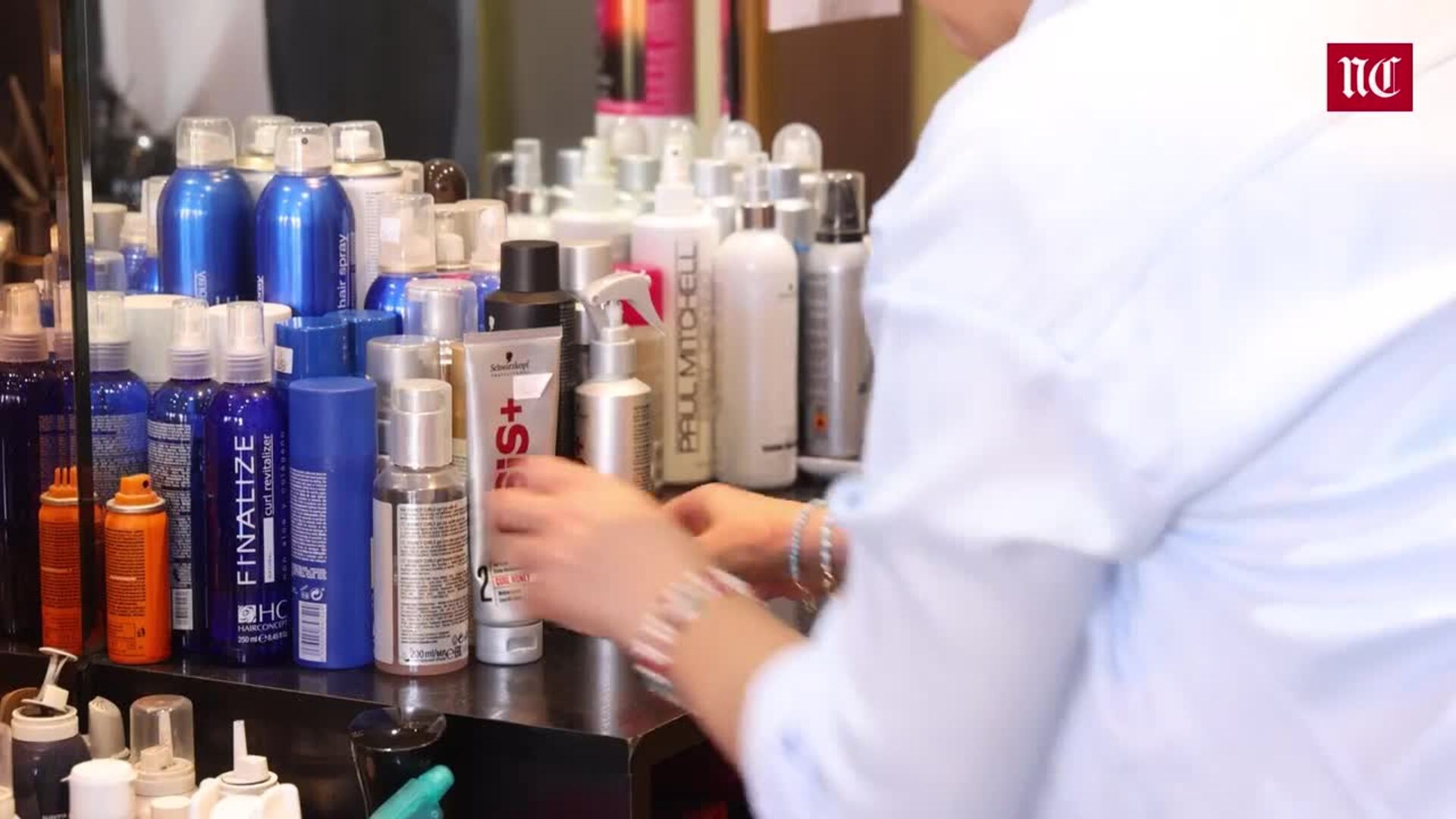 Una peluquera de Valladolid, en un minuto