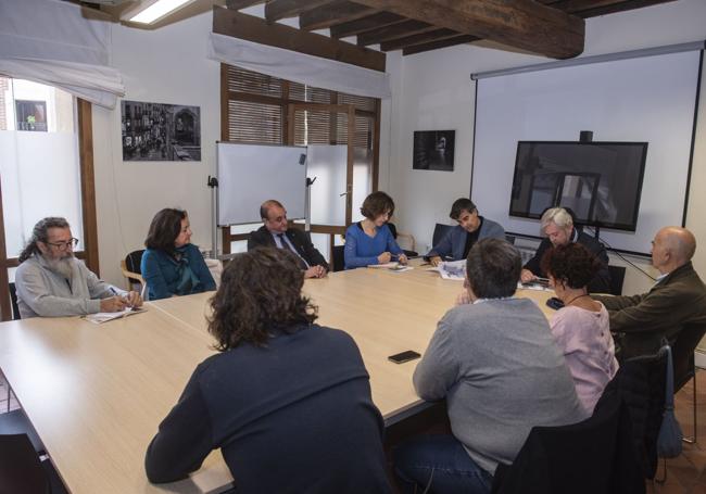 Reunión mantenida por el concejal de Urbanismo con representantes vecinales de El Salvador.