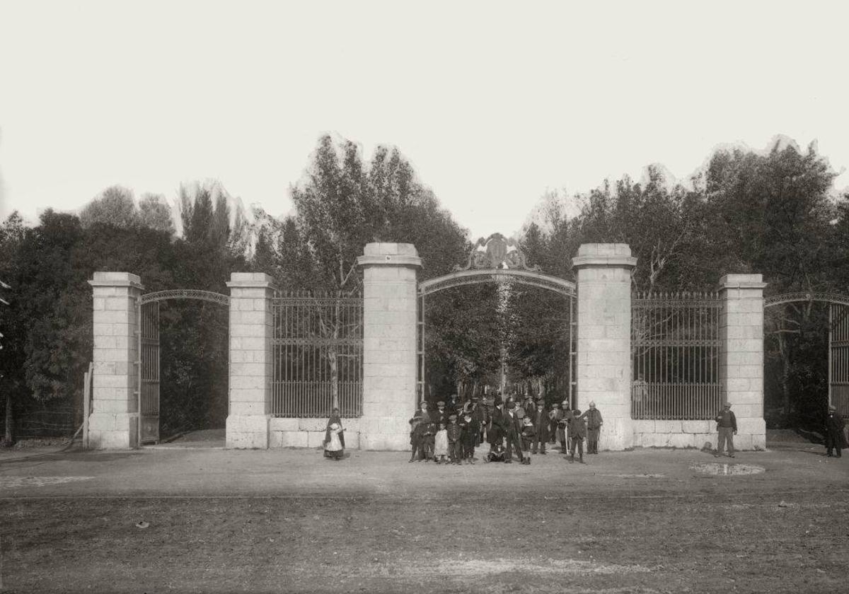 Puerta del Príncipe Alfonso en la década de 1910.