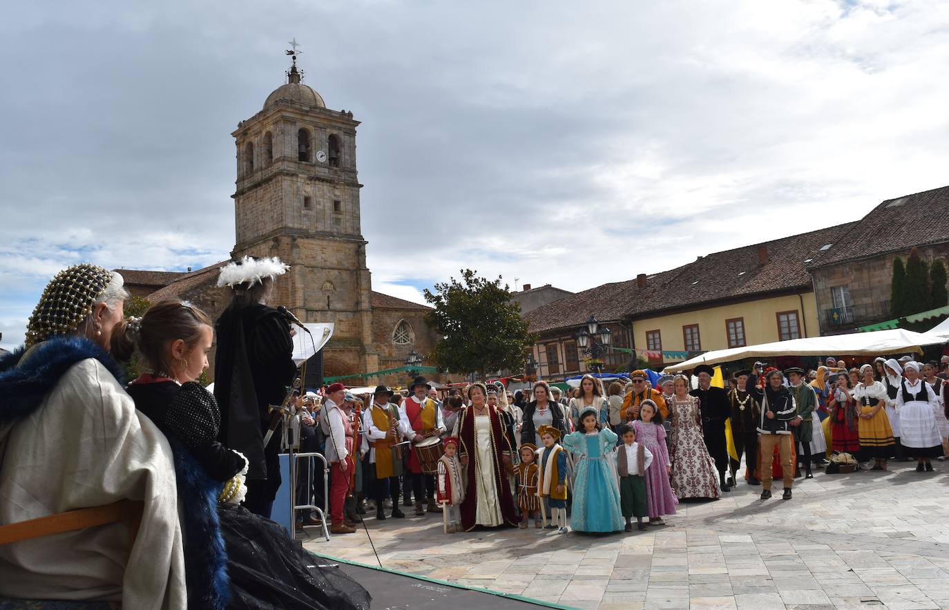 Aguilar se viste de fiesta para recibir al emperador Carlos V