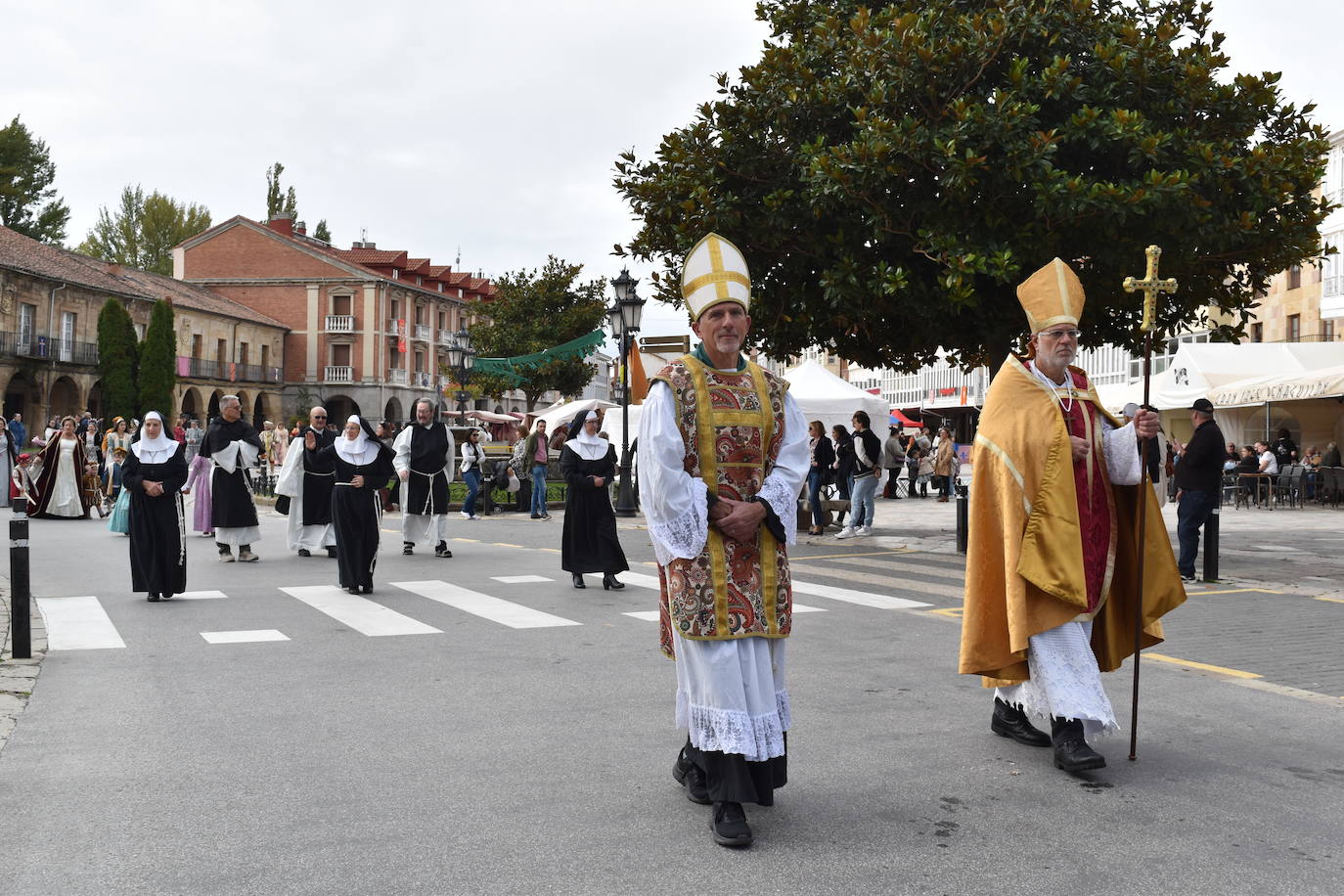 Aguilar se viste de fiesta para recibir al emperador Carlos V