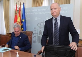 Fernando Alonso, en una presentación junto al subdelegado del Gobierno.