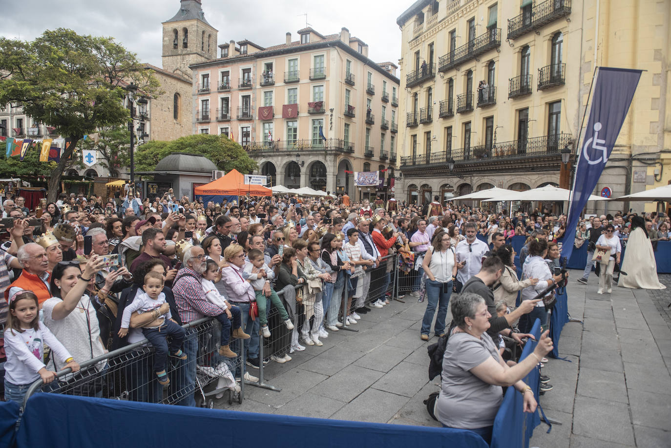 El desfile de Isabel la Católica, en imágenes