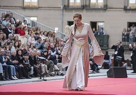 Recreación histórica de la proclamación de Isabel la Católica como reina de Castilla