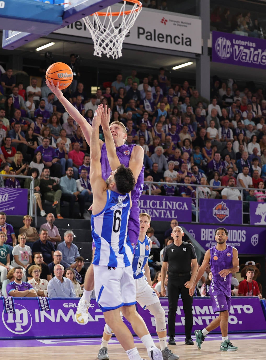 Estreno en casa con victoria del Palencia Baloncesto