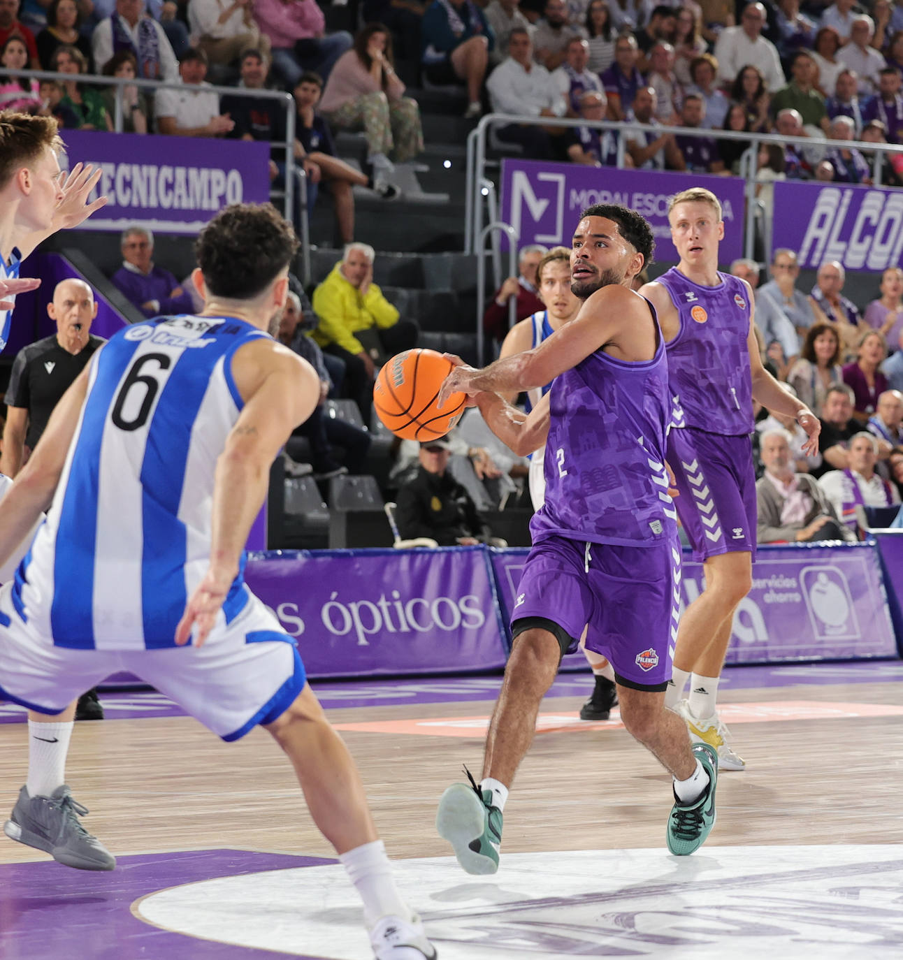 Estreno en casa con victoria del Palencia Baloncesto