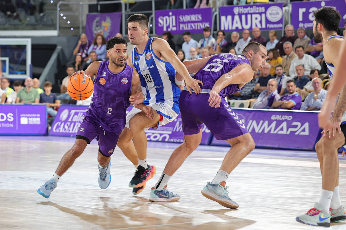 Estreno en casa con victoria del Palencia Baloncesto