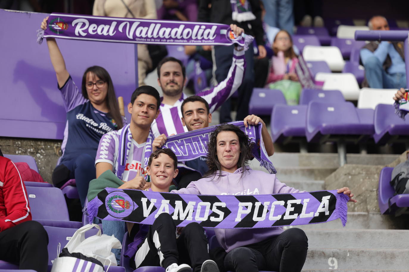 Búscate en la grada del estadio José Zorrilla (2/4)