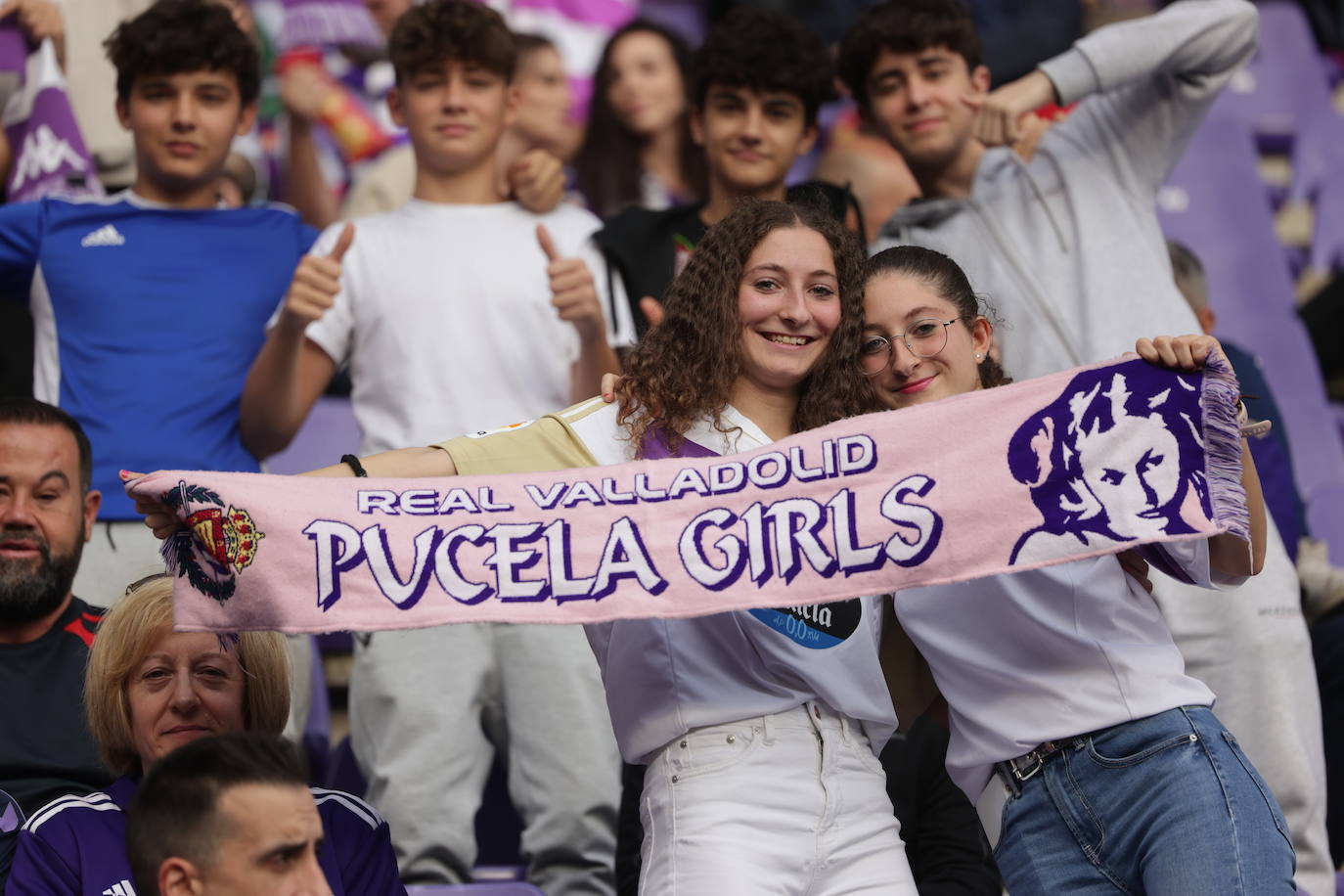 Búscate en la grada del estadio José Zorrilla (2/4)