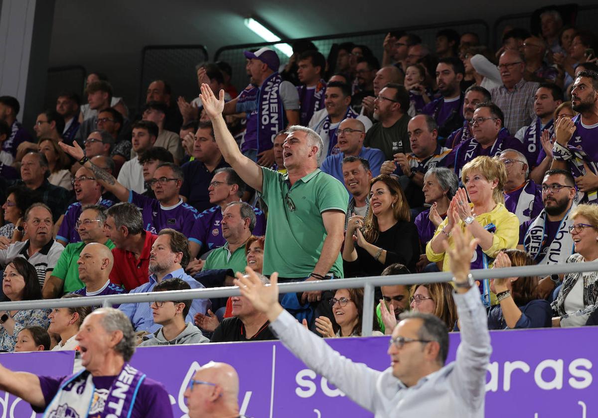 Búscate en las gradas del Pabellón animando al Palencia Baloncesto