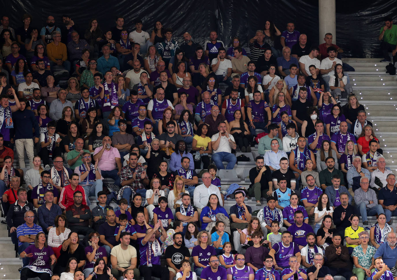 Búscate en las gradas del Pabellón animando al Palencia Baloncesto