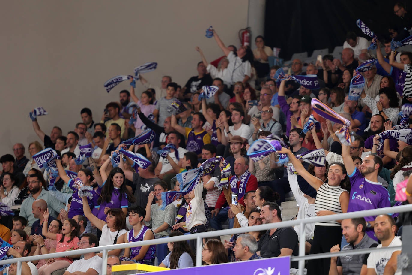 Búscate en las gradas del Pabellón animando al Palencia Baloncesto