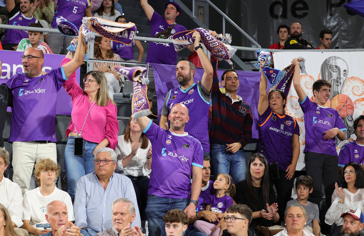 Búscate en las gradas del Pabellón animando al Palencia Baloncesto