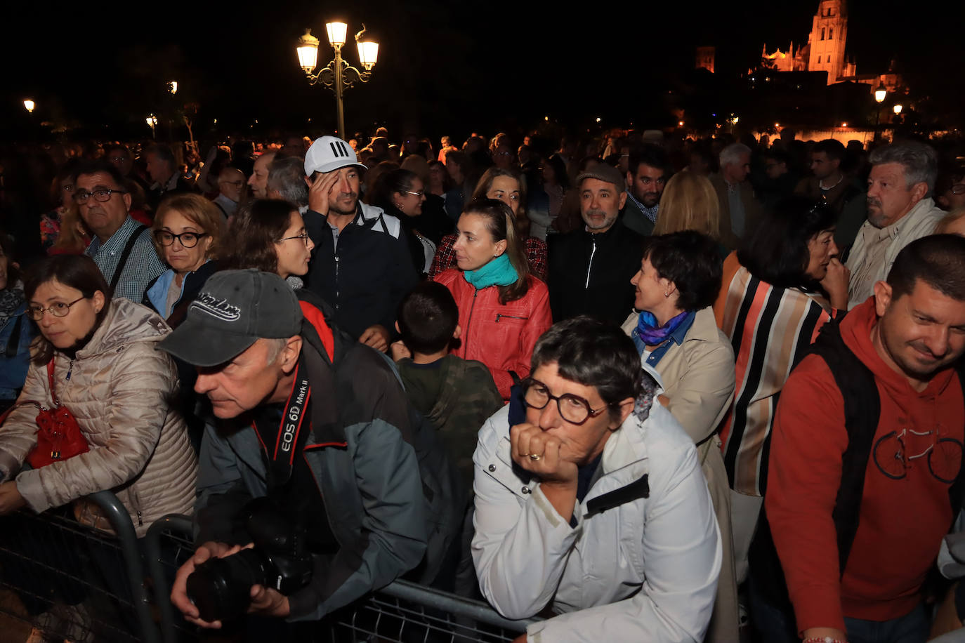 Videomapping y viandas de Isabel I, en imágenes