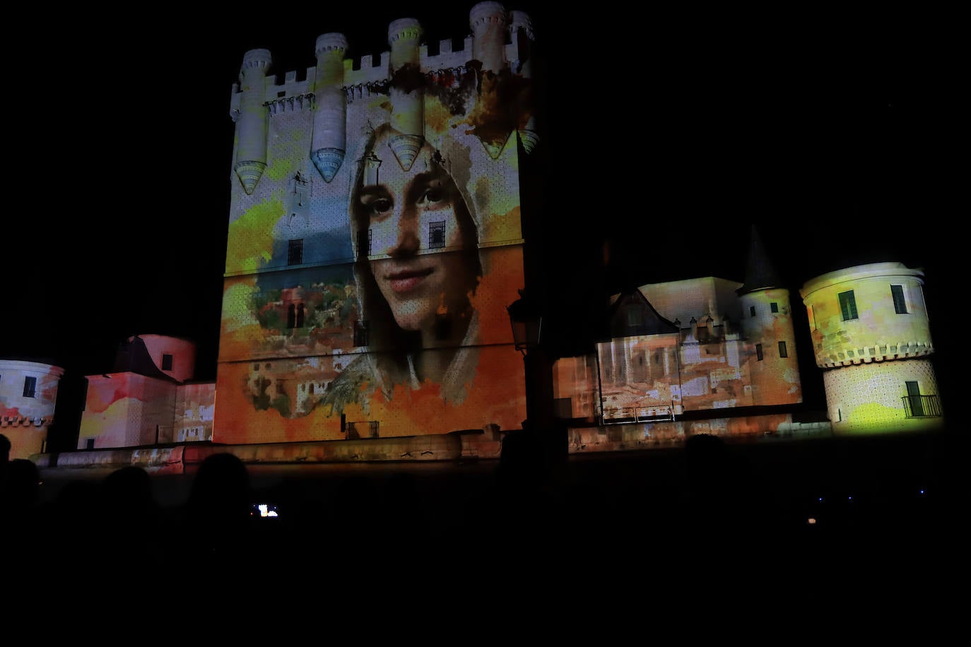 Videomapping y viandas de Isabel I, en imágenes