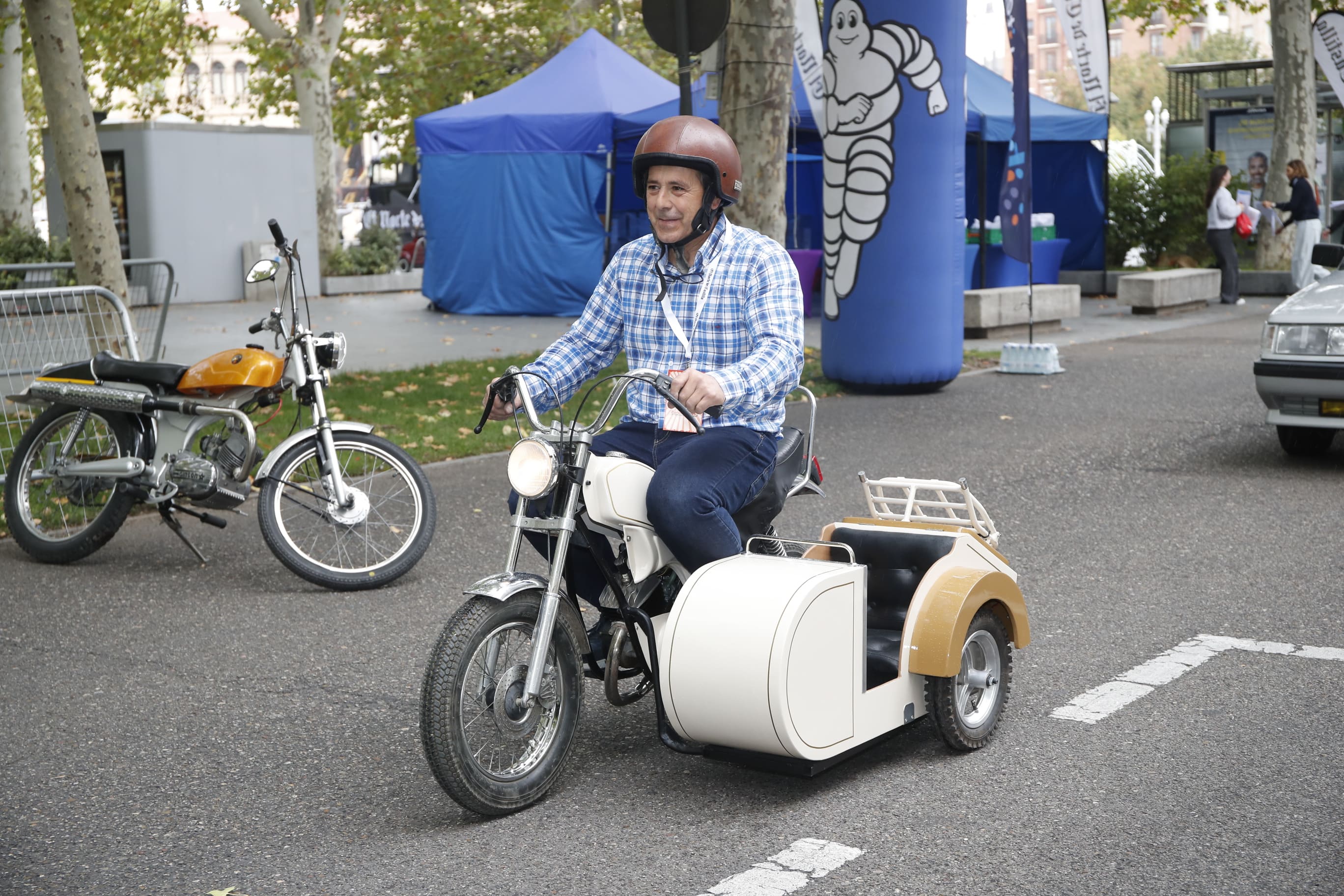 Búscate entre los participantes de Valladolid Motor Vintage (3/9)