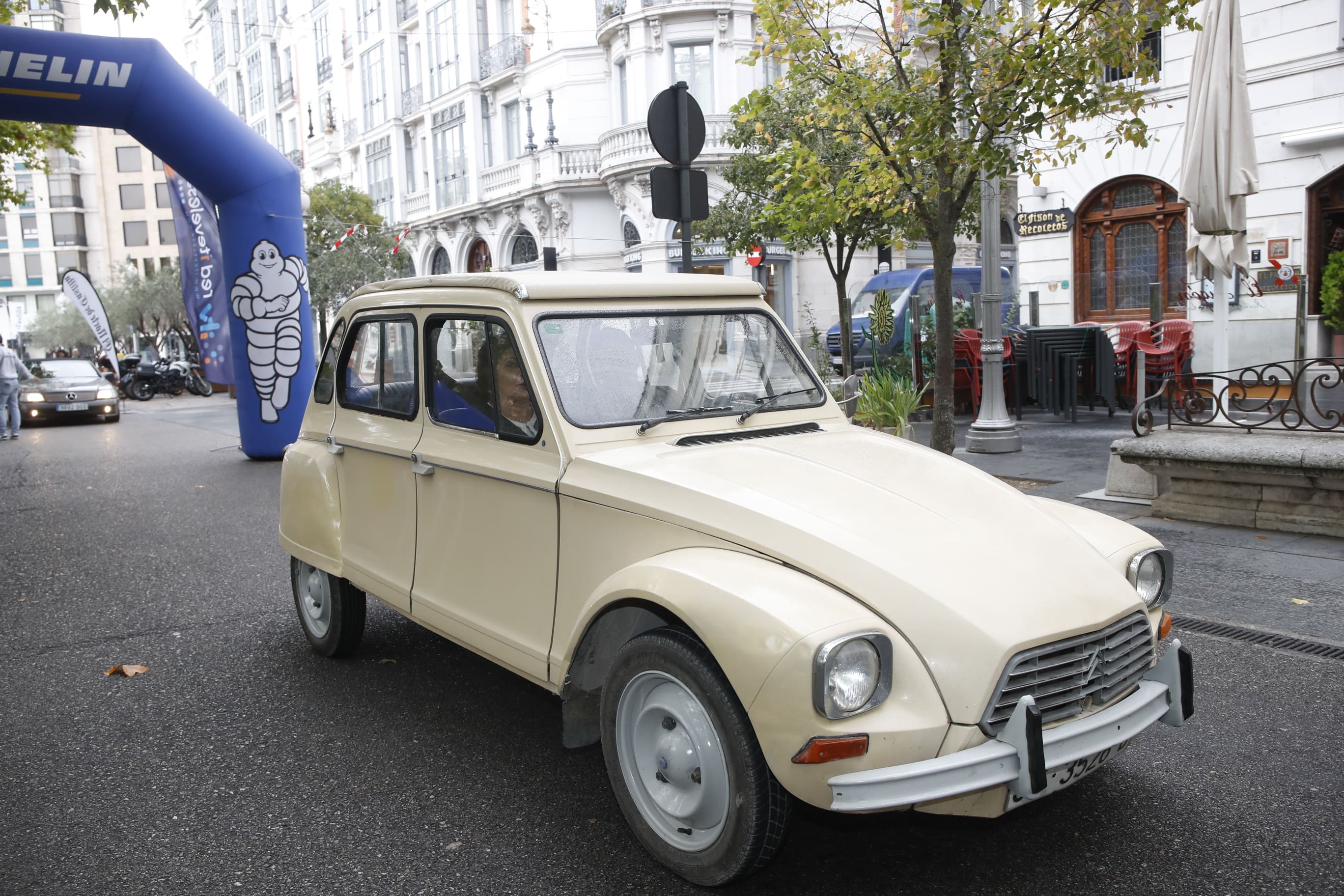 Búscate entre los participantes de Valladolid Motor Vintage (3/9)