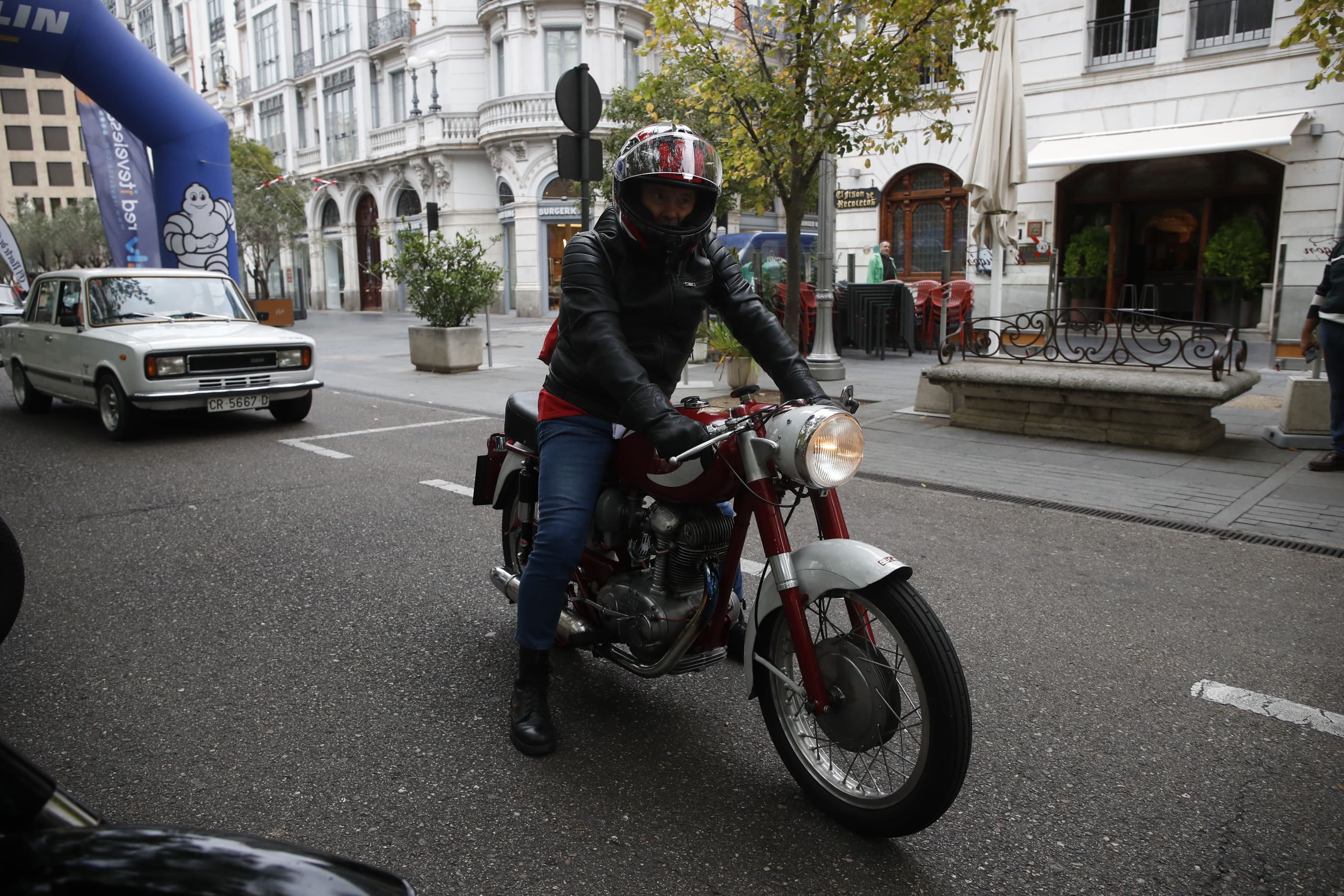 Búscate entre los participantes de Valladolid Motor Vintage (7/9)