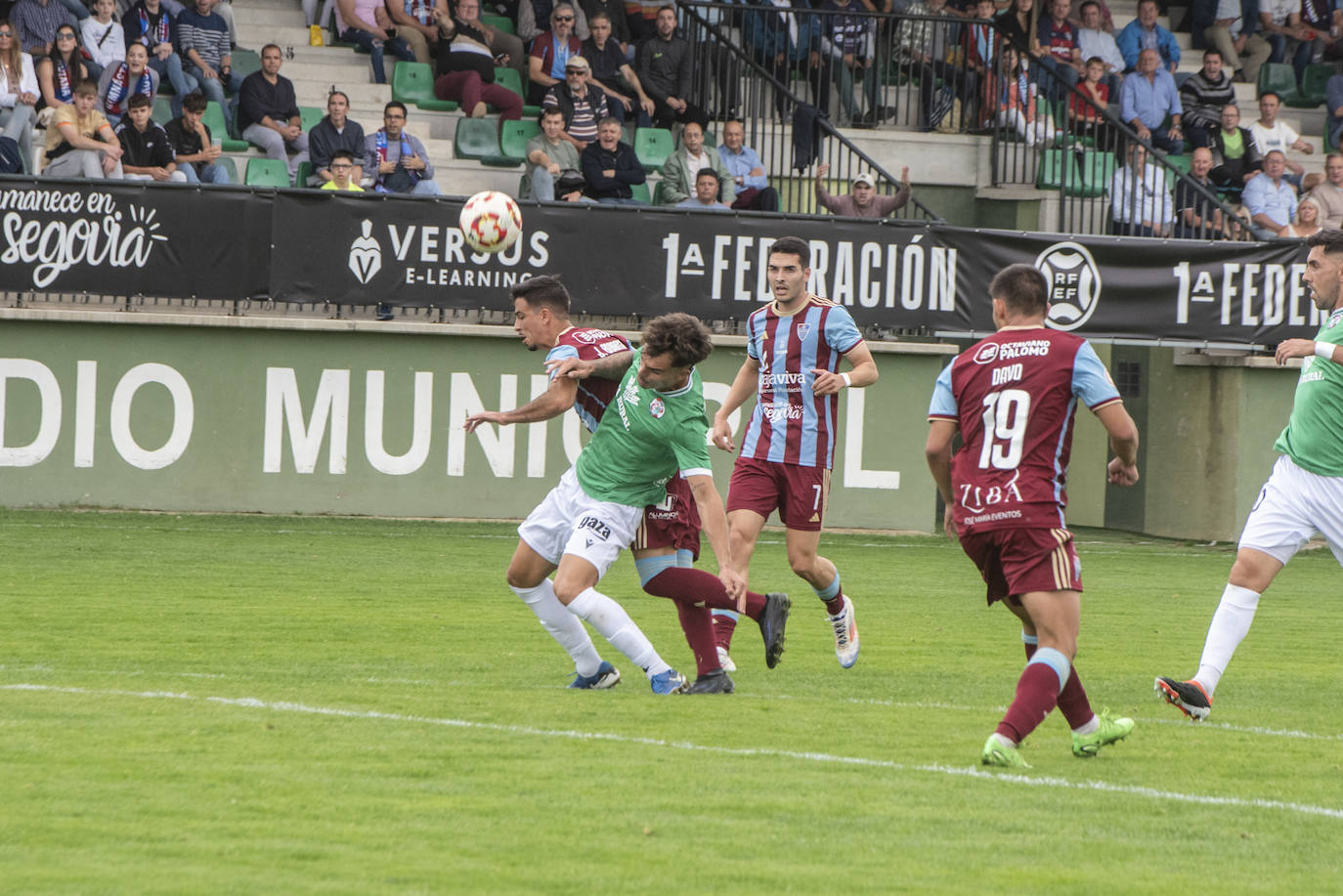 Fotografías del partido entre la Segoviana y el Zamora (1 de 2)