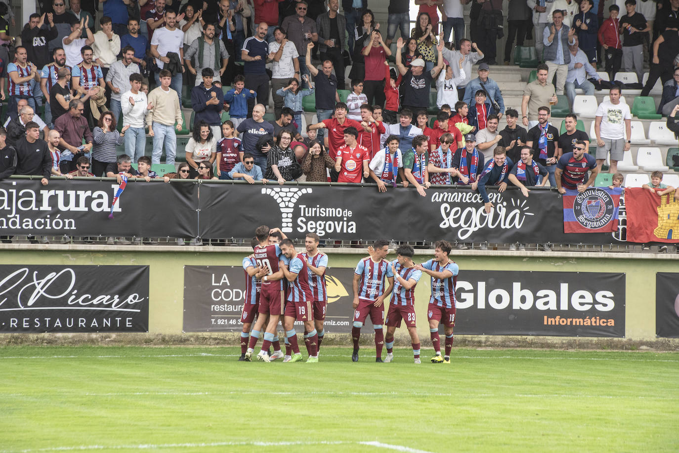 Fotografías del partido entre la Segoviana y el Zamora (1 de 2)