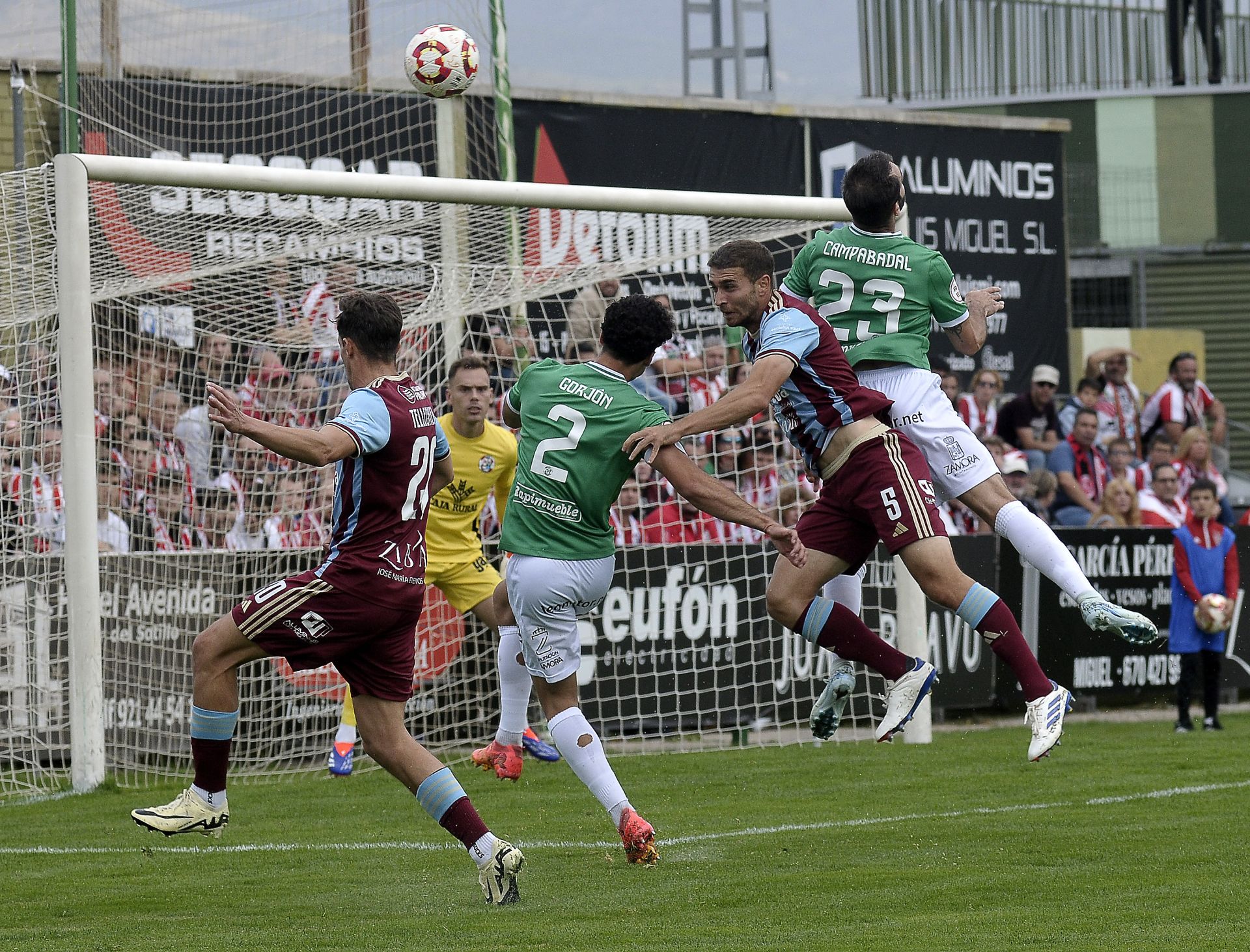 Fotografías del partido entre la Segoviana y el Zamora (2 de 2)