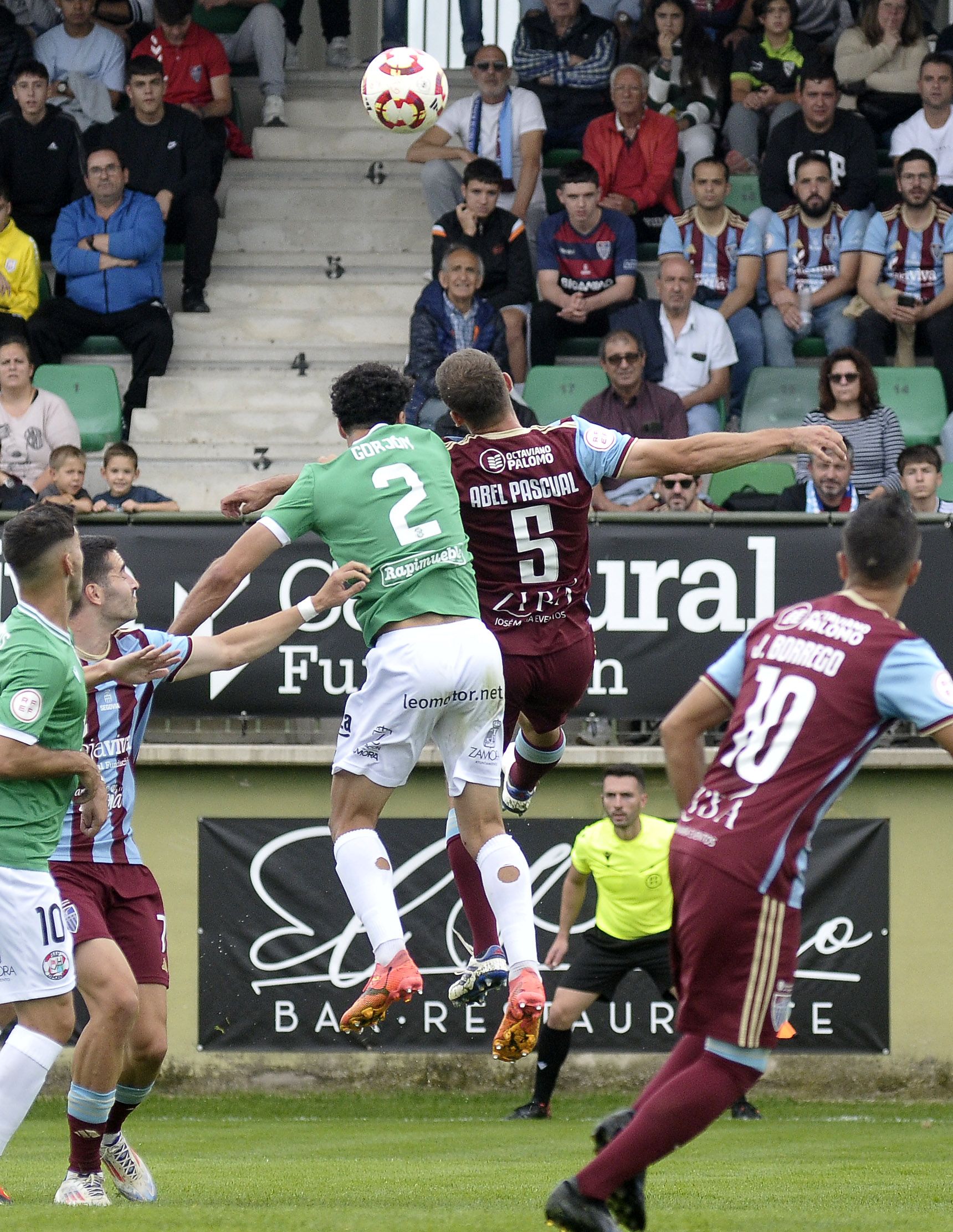 Fotografías del partido entre la Segoviana y el Zamora (2 de 2)