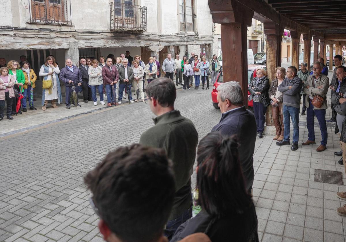 Minuto de silencio por Valentín López asesinado en Aranda de Duero.