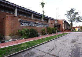 Exterior del Colegio Juan XXIII de Valladolid.