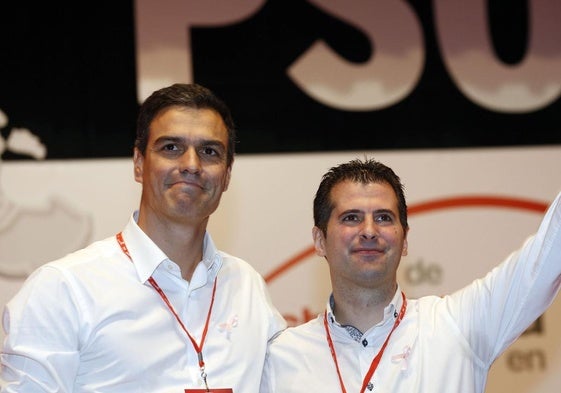 Pedro Sánchez y Luis Tudanca, en el Congreso Extraordinario de octubre de 2014.