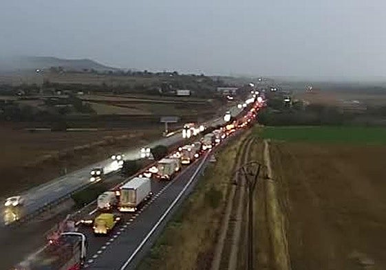 Estado del tráfico en la A-62, a la altura de Geria, a las nueve menos veinte de la mañana de este lunes.