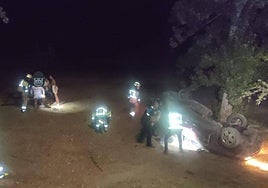 Intervención de policía y sanitarios tras el siniestro el 15 de agosto de 2021.