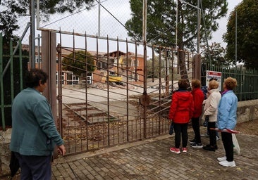 Comienza el derribo del colegio Reyes Católicos de Dueñas