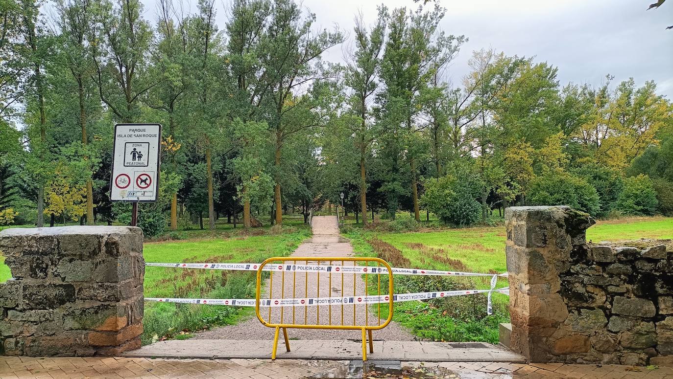 El río Rubagón anega carreteras en el norte palentino