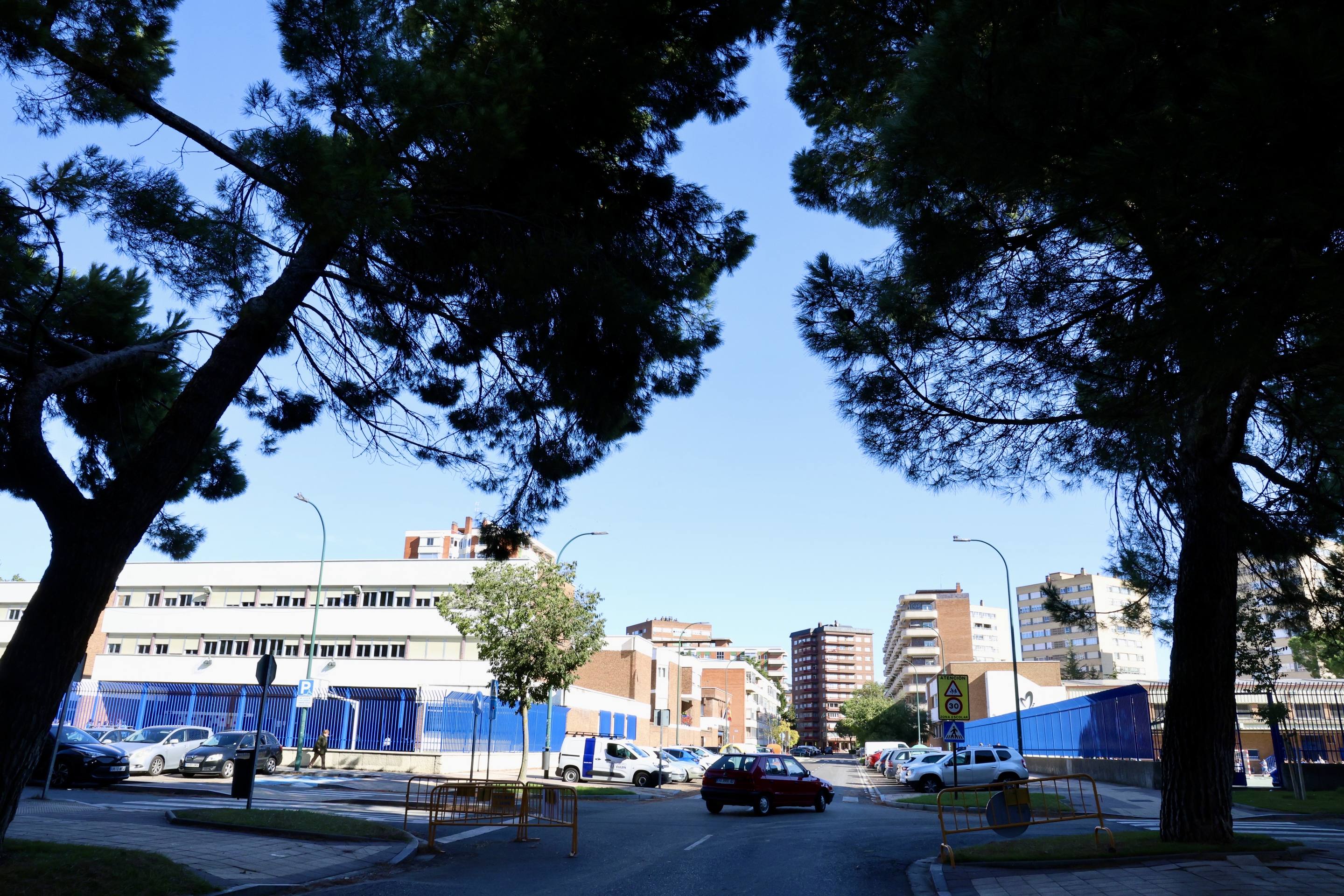 La calle Joaquín Martín Velasco, en imágenes