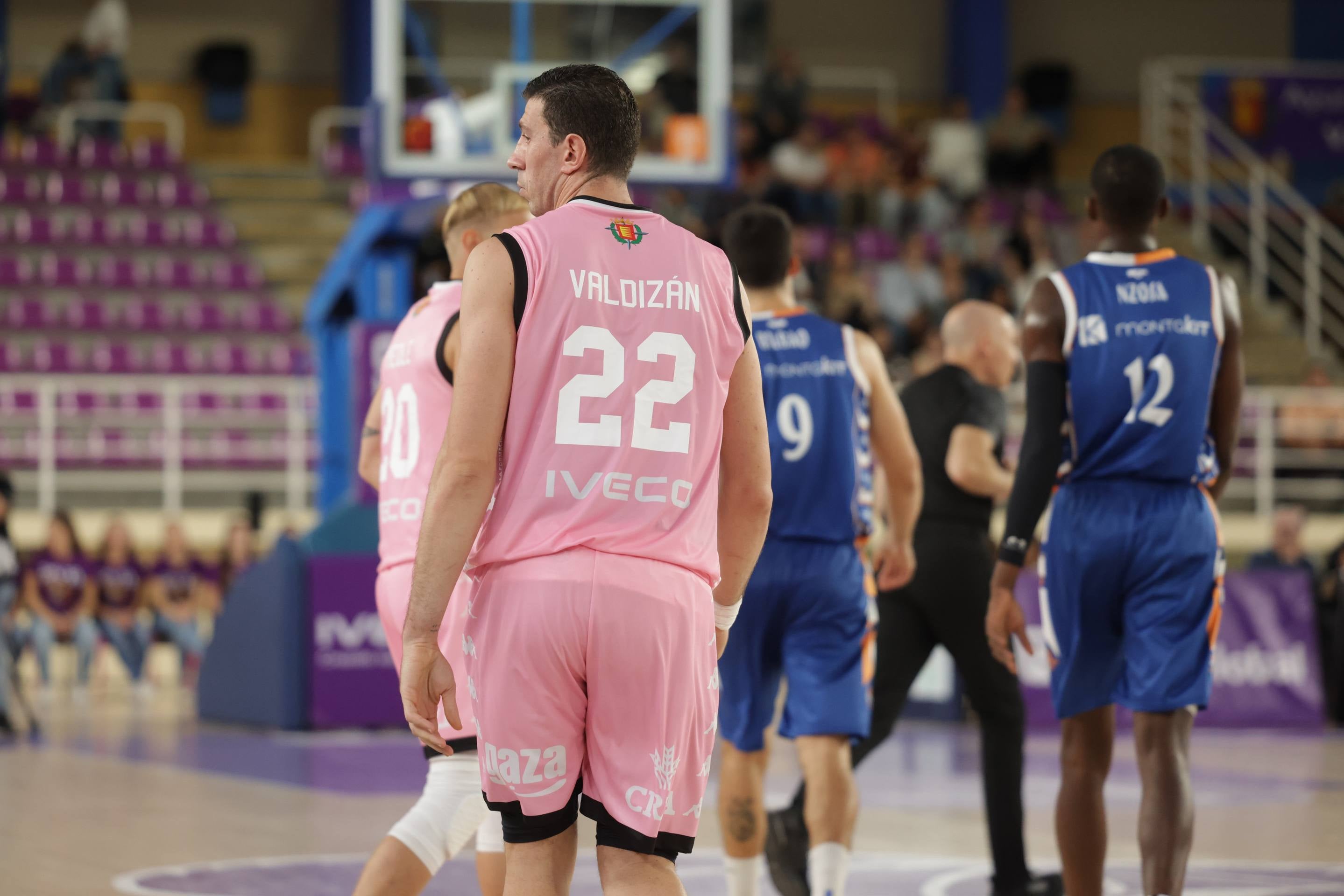 La derrota del UEMC Real Valladolid Baloncesto ante Fuenlabrada, en imágenes