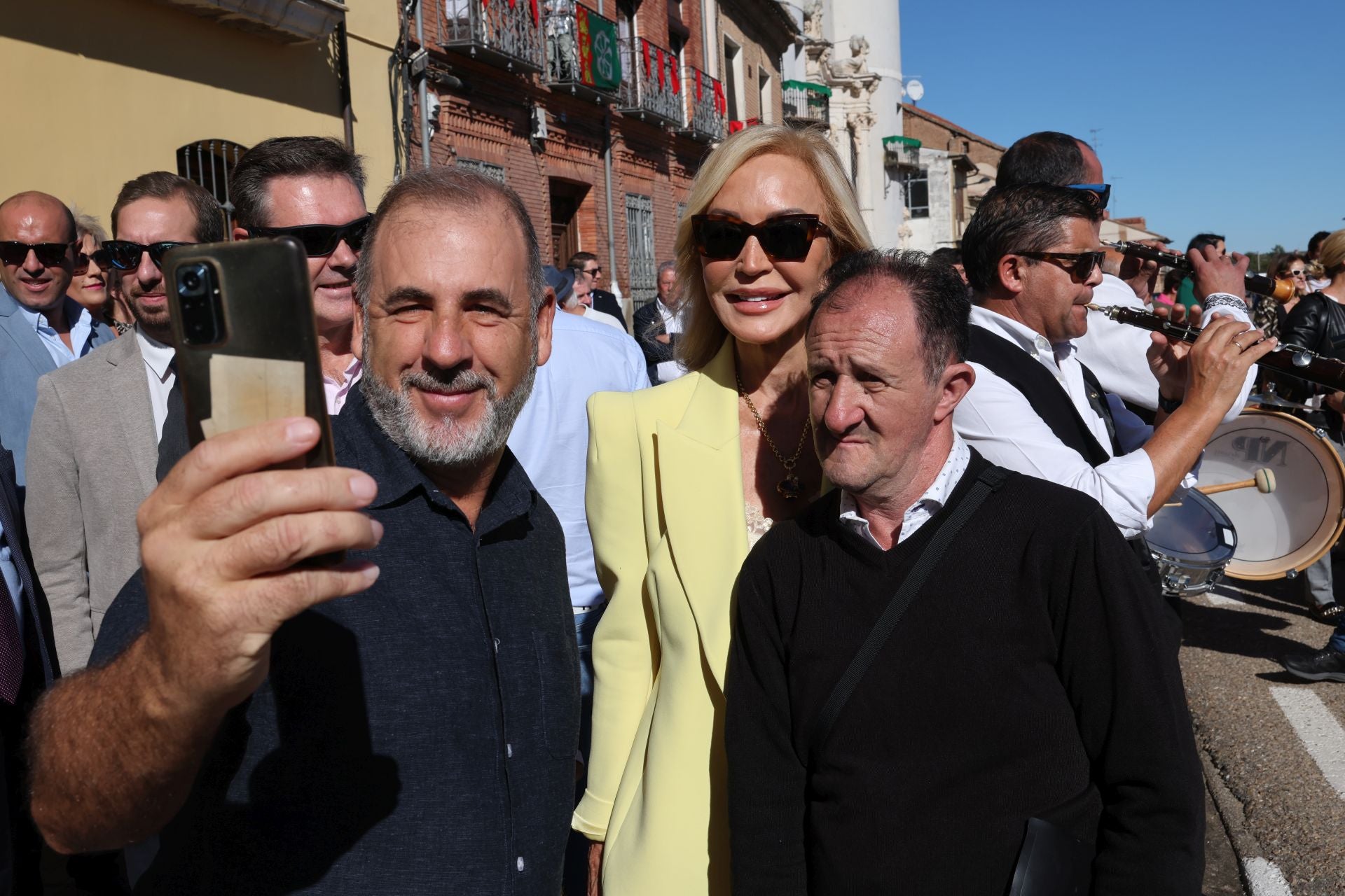 El pregón de Carmen Lomana en Rueda, en imágenes