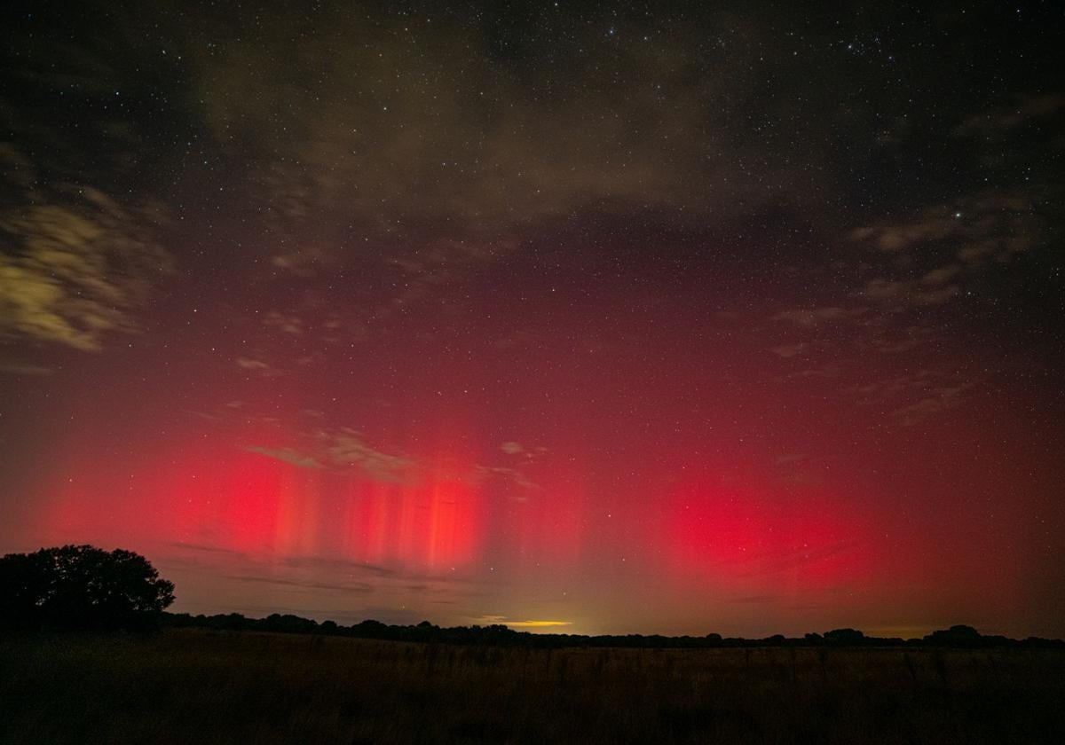 Aurora boreal captada desde La Parrilla durante la noche del 10 de octubre.