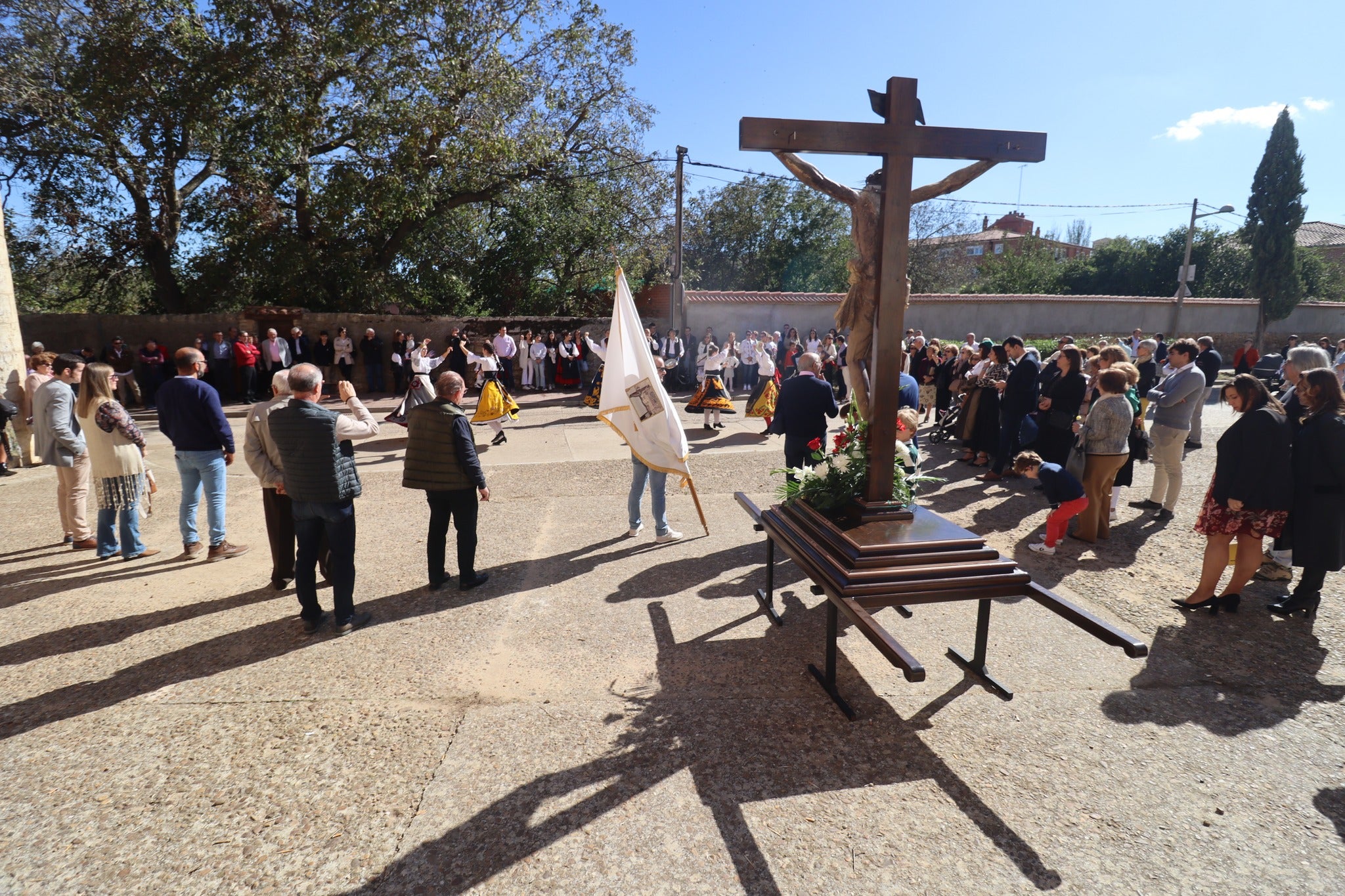 El Cristo de las Puertas recorre Rioseco como cada segundo domingo de octubre