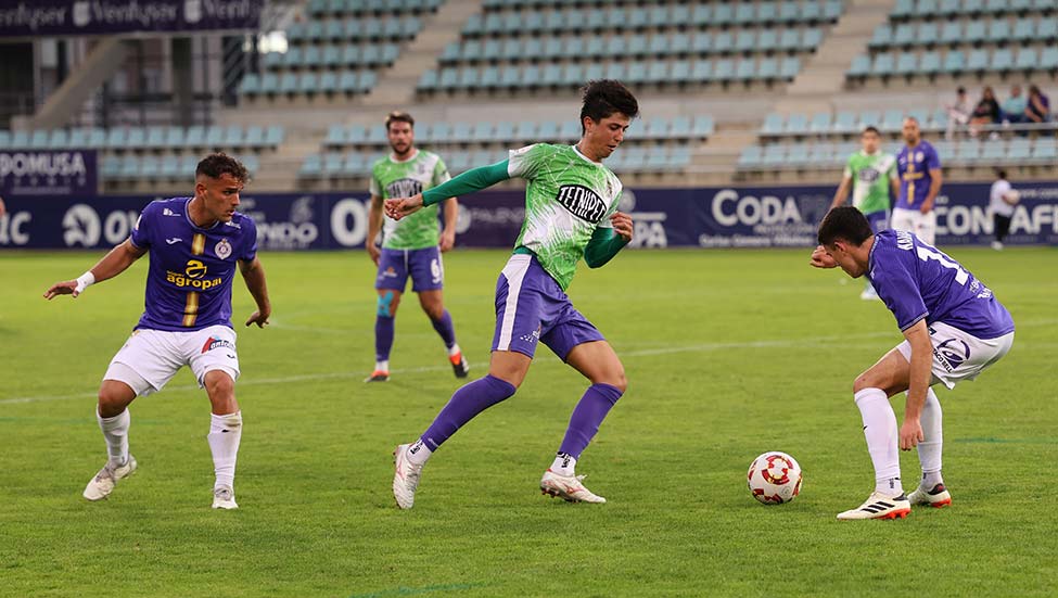 El Becerril se lleva el primer derbi provincial