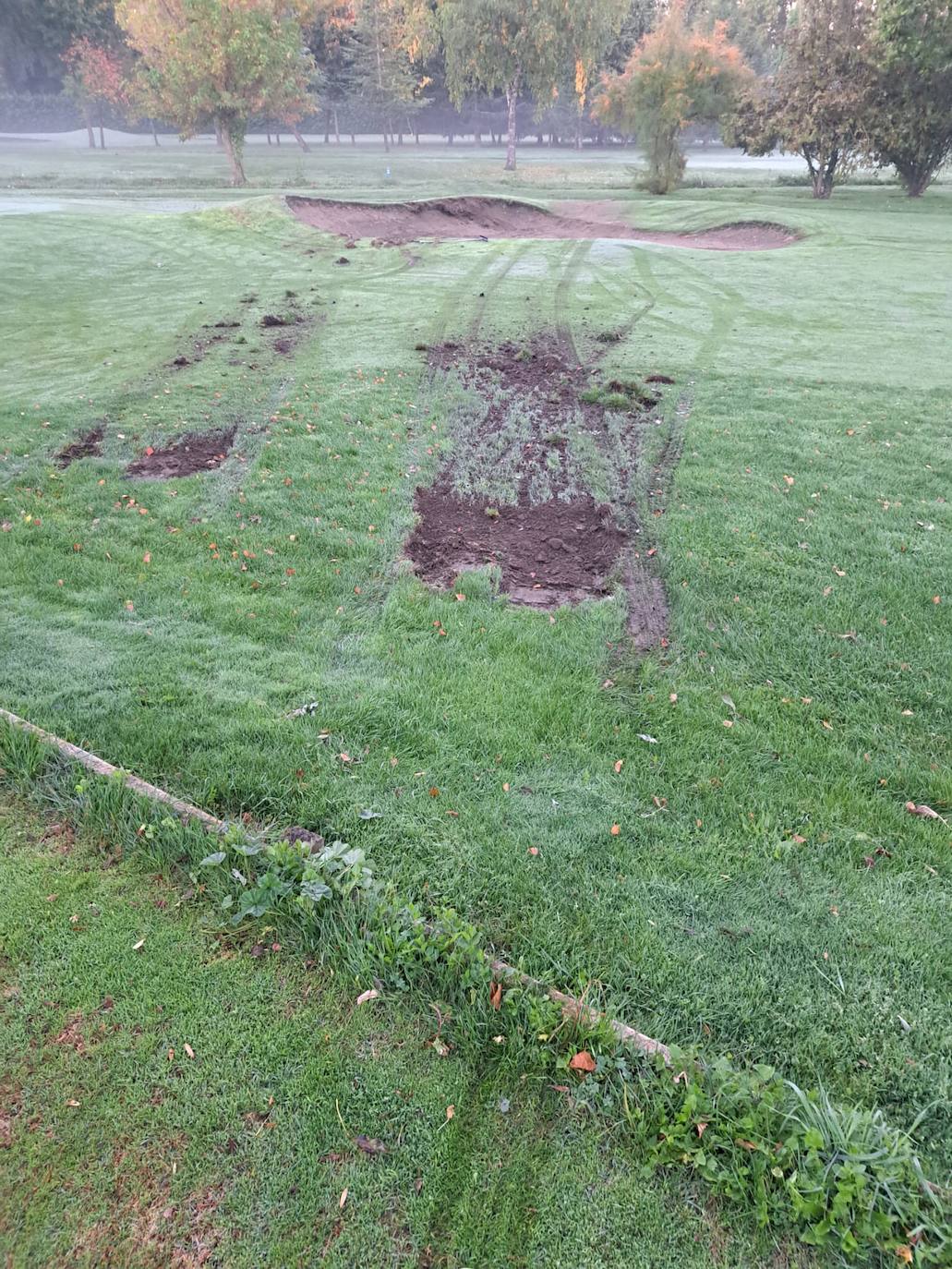 Los destrozos en el campo de golf de Isla Dos Aguas