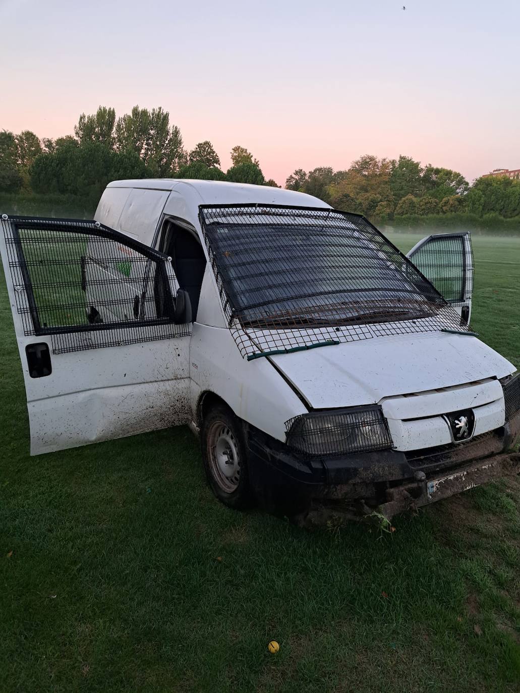 Los destrozos en el campo de golf de Isla Dos Aguas