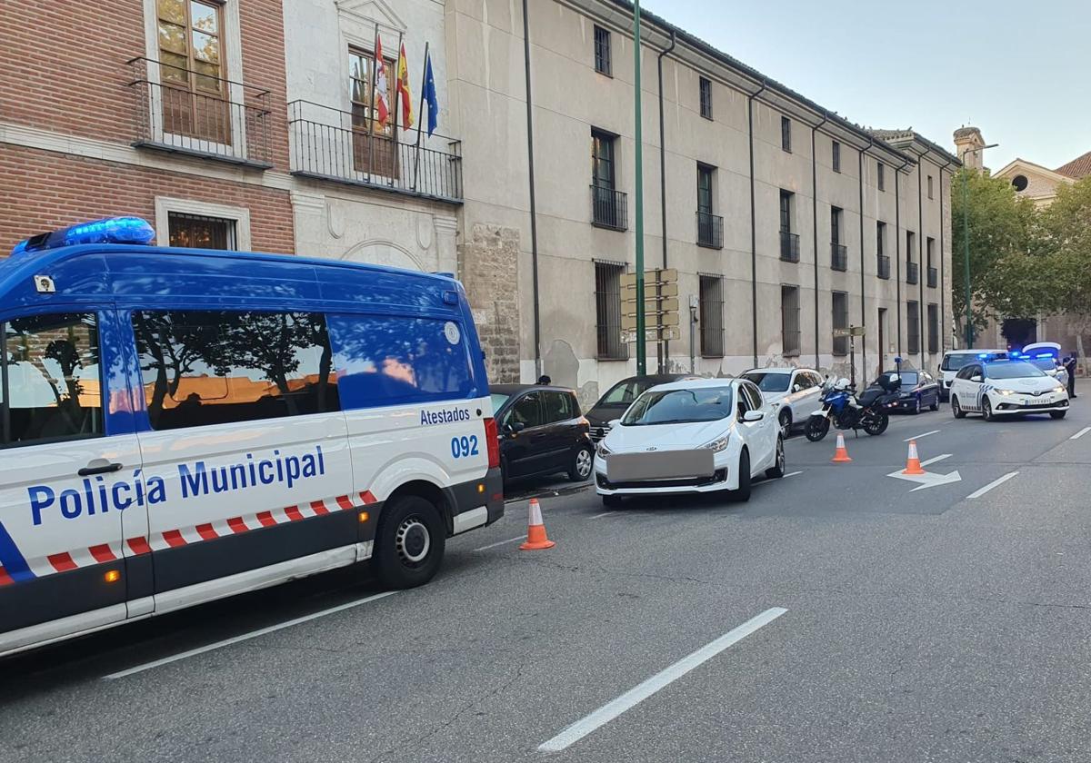 Control de la Policía Municipal, este domingo en la calle Chancillería.