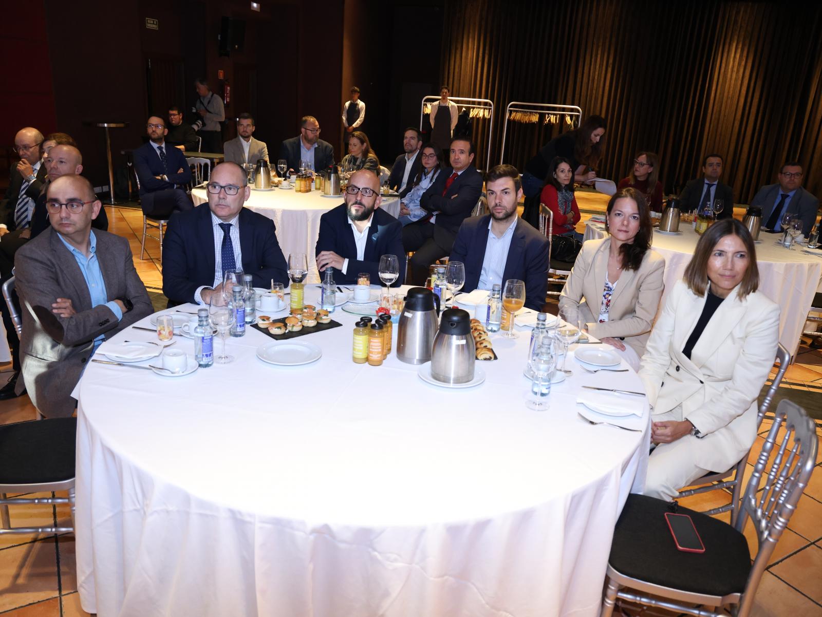 Eduardo Gascón, Jesús León, José Luis Nicolás, Mario Otero, Jessica Debessel y Marta Mateo.