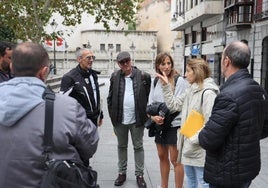 Los representantes de la plantilla de Bimbo, a la entrada a la reunión de este martes.