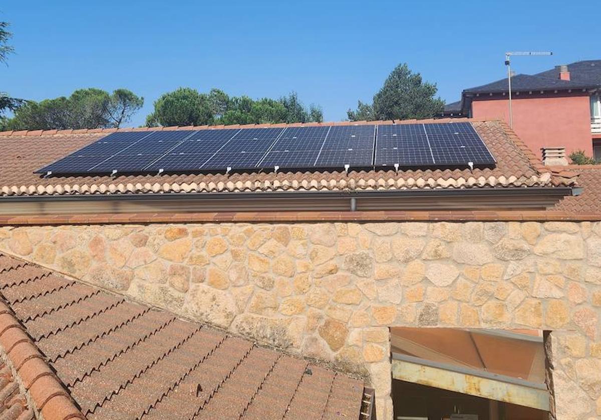 El Real Sitio instala 26 paneles solares en la cubierta del colegio público