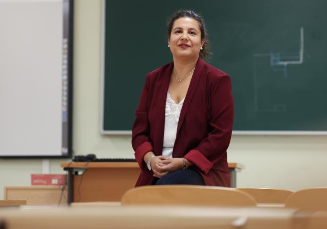 La profesora Rico, en una de las aulas de la Escuela Técnica Superior de Ingenierías Agrarias.