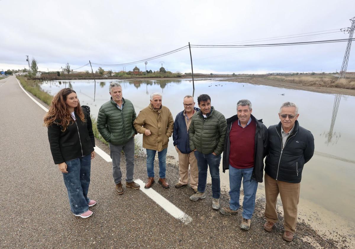 Algunos de los agricultores de Cigales y Cabezón de Pisuerga afectados por el desbordamiento